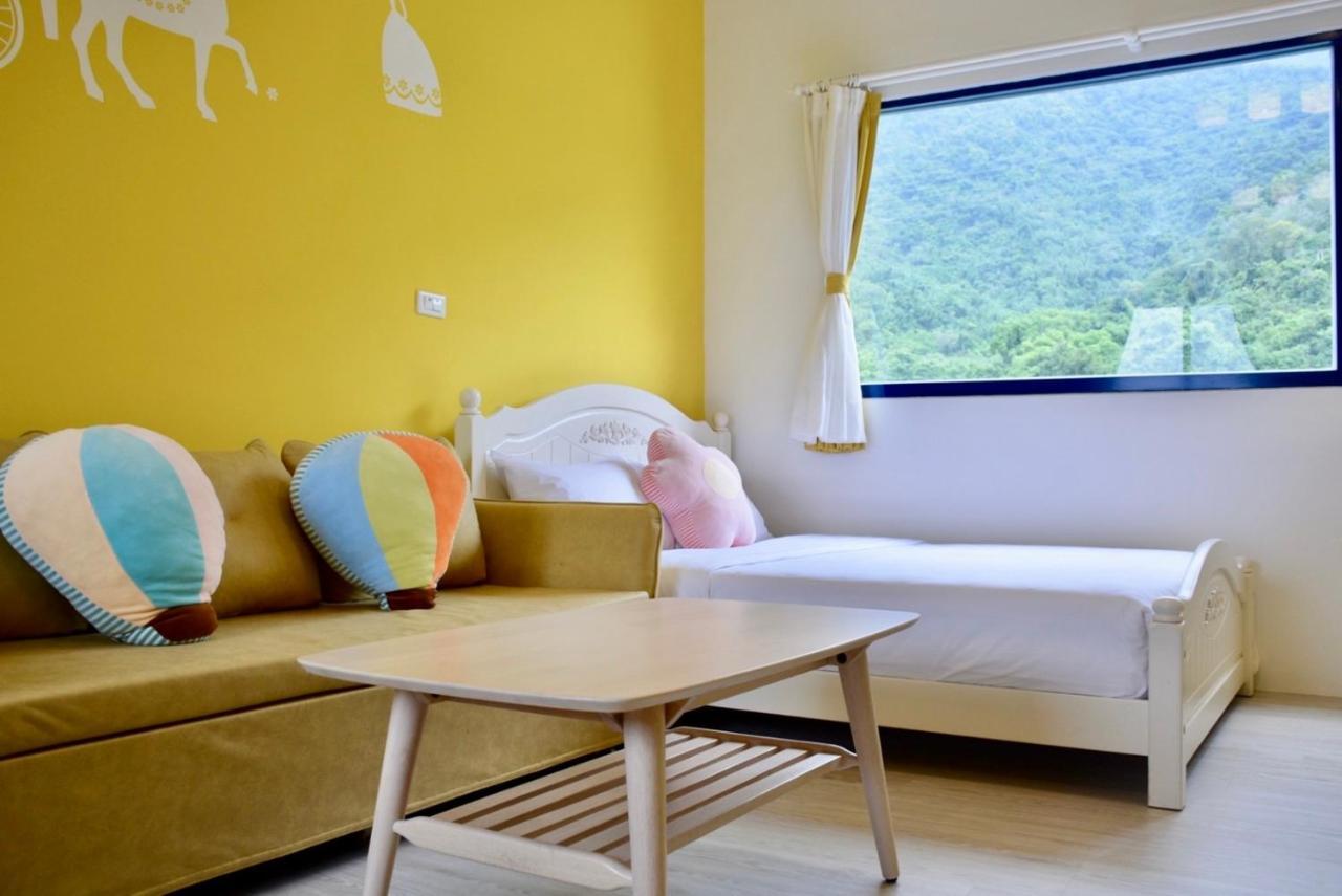 Blue And White Style Holiday B&B Guanshan Exterior photo